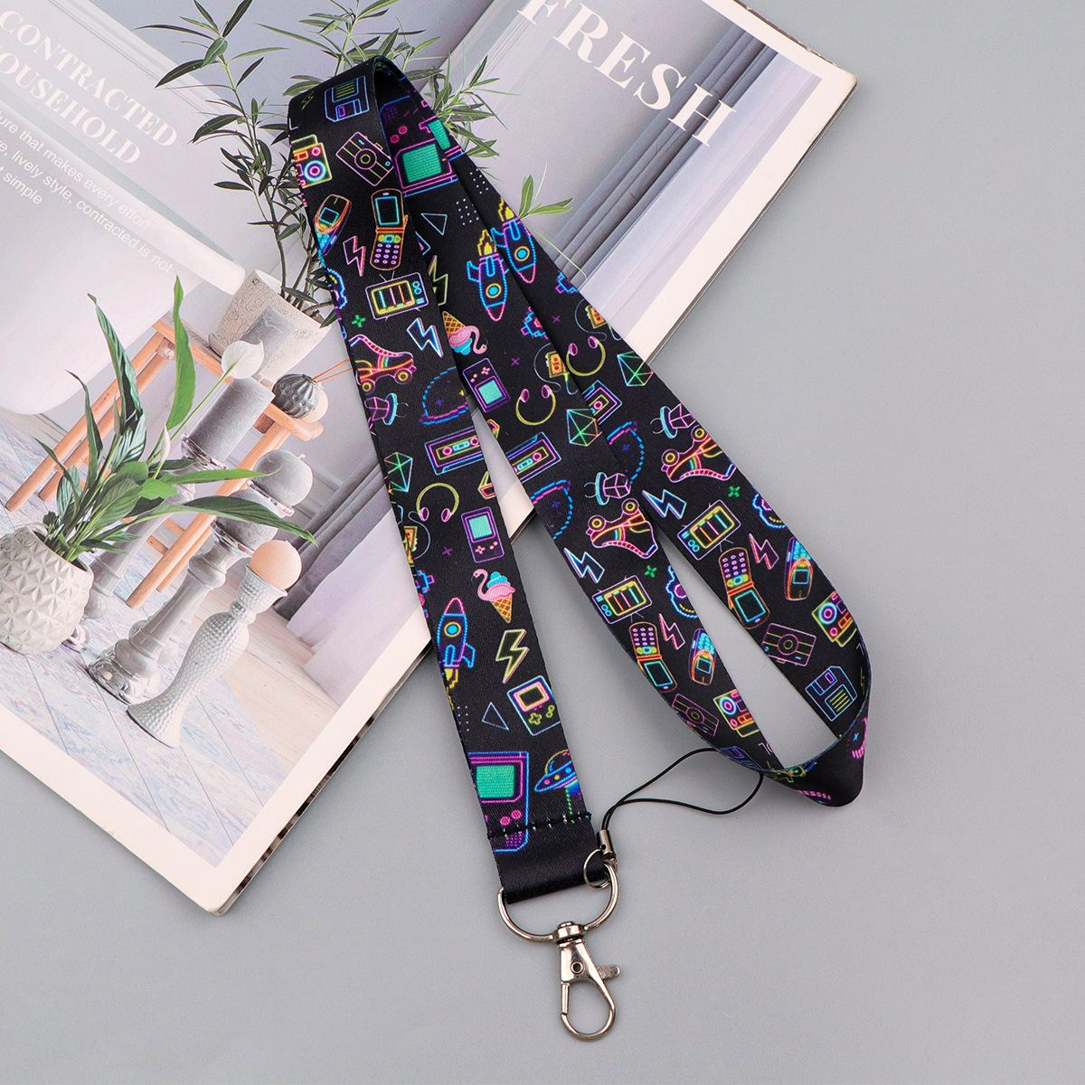 Neon 90s Retro Arcade Lanyard  - Retro Gaming Keychain recensie en prijs