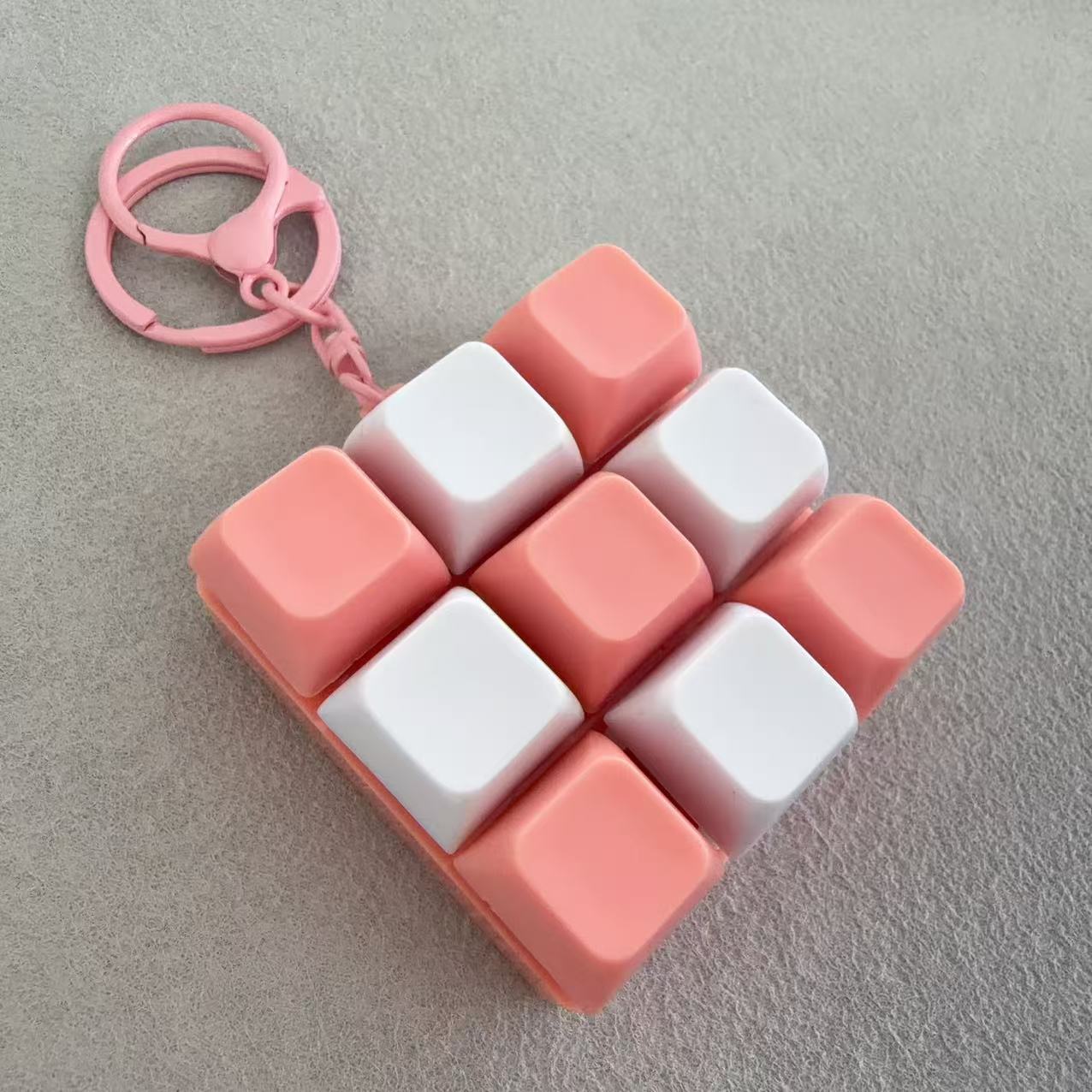 Tetris-Inspired 9-Key Fidget K - Retro Gaming Keychain recensie en prijs